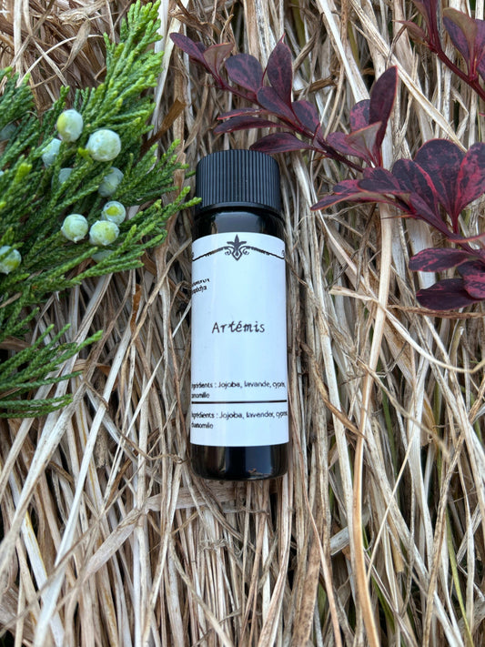 Artémis - 15ml-rituels lunaires, protection, intuition, indépendance et équilibre émotionnel.