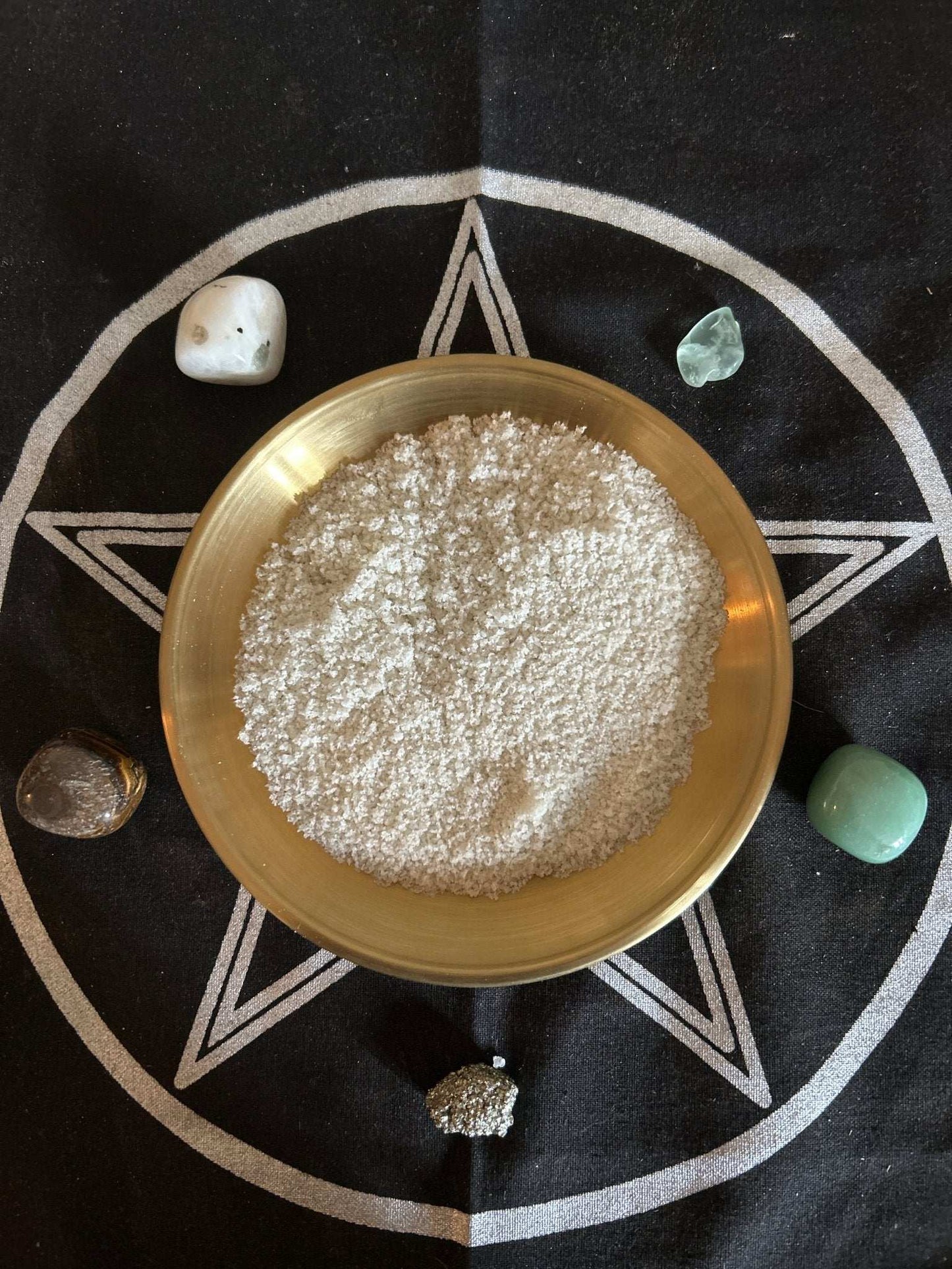 Sel Consacré magique – outil de purification et protection énergétique pour rituels et cercles sacrés. Seraphélya