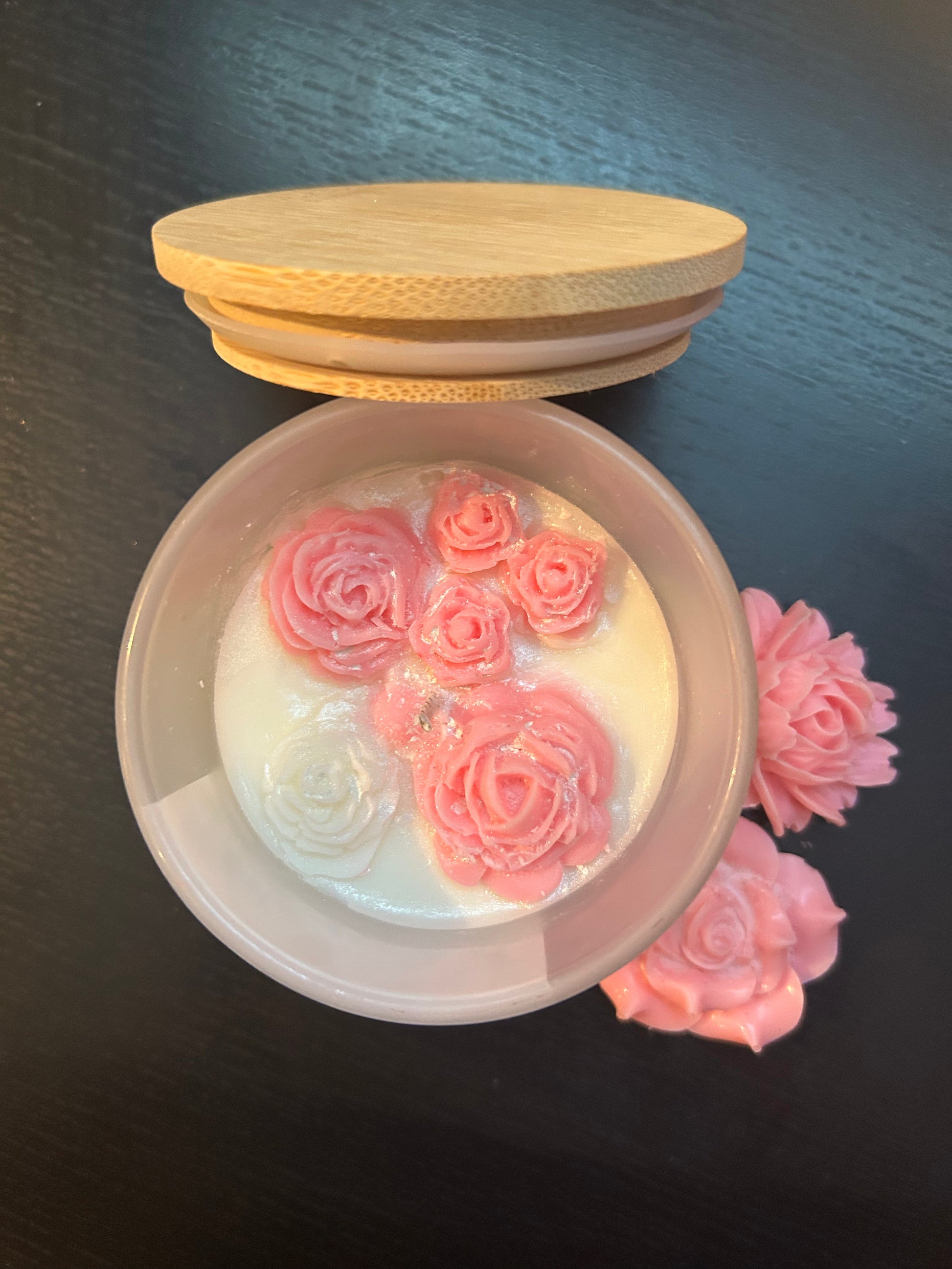 Bougie Beauté Vénusienne - bougie artisanale inspirée de Vénus, symbole d'amour, de confiance et de rayonnement intérieur.