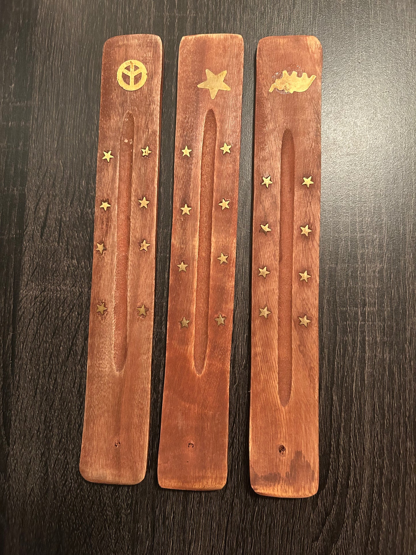 Encensoir en bois naturel - support artisanal pour encens, rituels et méditation spirituelle. Symbole de sagesse. Seraphélya