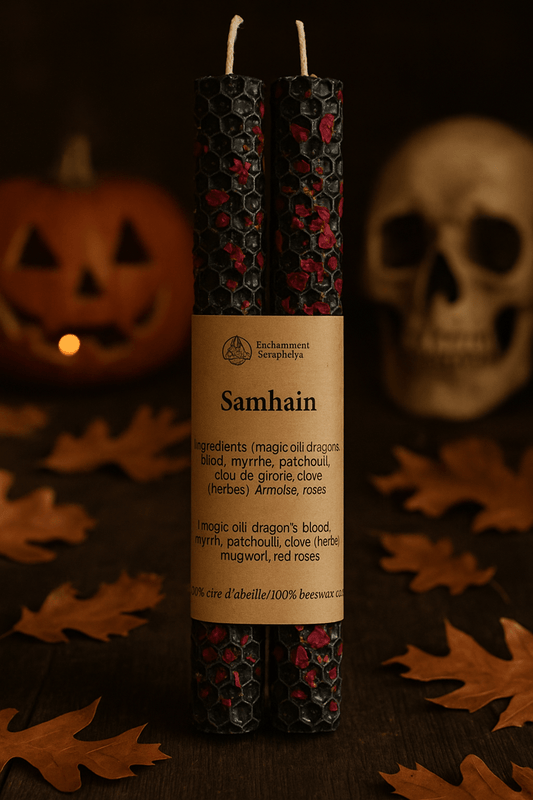 Bougie Samhain, lumière dorée pour honorer les ancêtres et purifier les énergies. Seraphélya